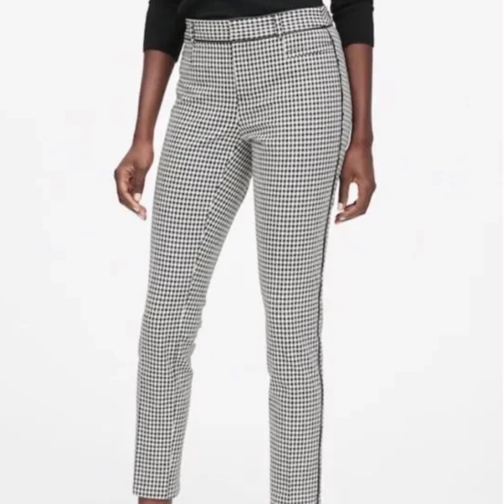 Banana Republic houndstooth pants with black piping